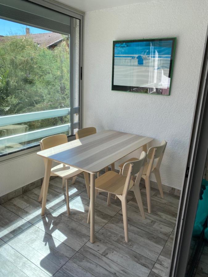 Spacieux Studio Sur Le Port De Hyeres Bagian luar foto