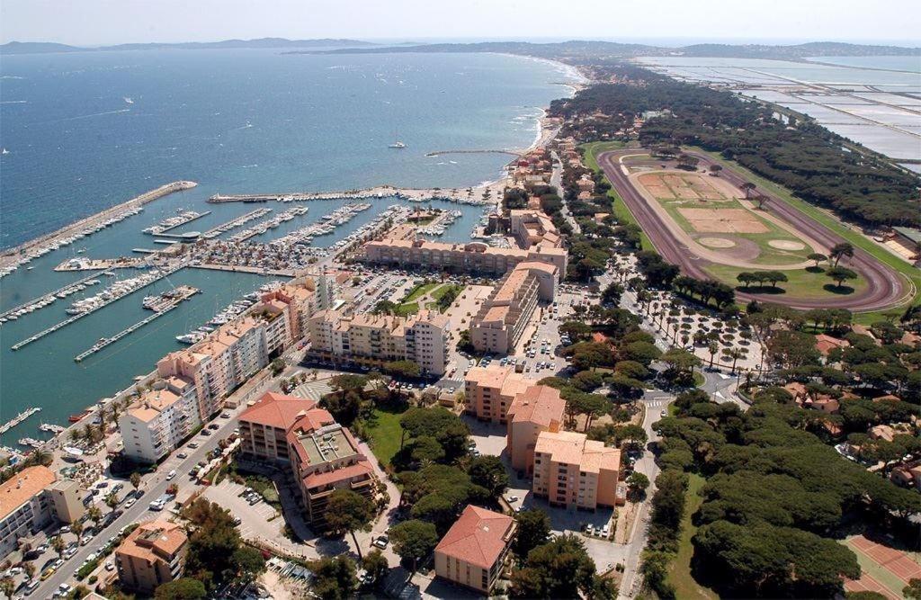 Spacieux Studio Sur Le Port De Hyeres Bagian luar foto